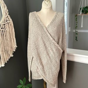 Quinn Women's V-Neck Sweater - Cream